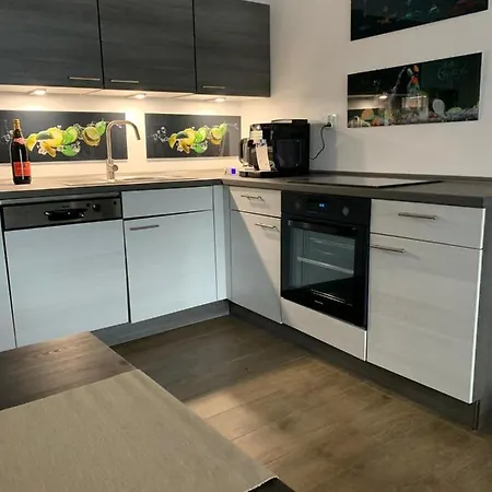 Apartamento Ive's Golden Gardenia Seaside